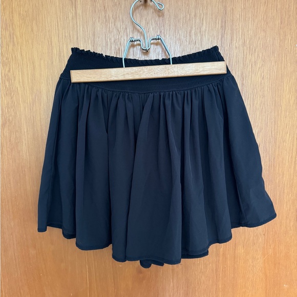 Athleta Cinched Waist High Rise Shorts - Picture 2 of 4